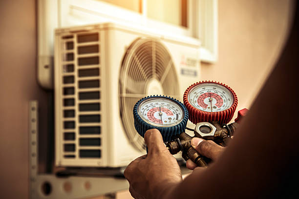 Professional Hvac technician working in Saddle River, NJ